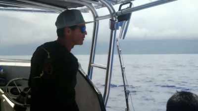 When you're tight,
like this, you breathe, - Deadliest Catch: Bloodline