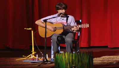 Whenever I use my computer I don't type LOL - Demetri Martin. Person.