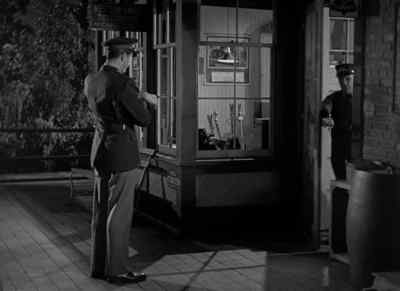 When's that train coming? - The Major and the Minor