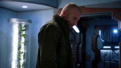 Where are all the knives? - DC's Legends of Tomorrow