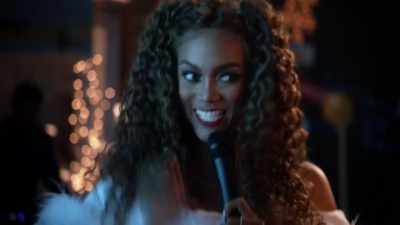 ♪ Where you are
be a star ♪ - Life-Size 2