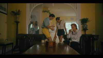 Where are you flitting off to?
And without shoes? - Dive Club