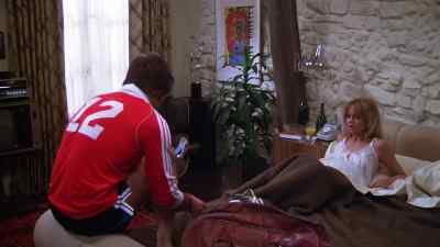- Where are you going?
- Sunday soccer. - Private Benjamin