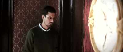 Where are you going?
- There is your car. - Veere Di Wedding