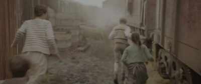 - Where are we going?
- THOMAS: My secret hideout. Up here. - The Railway Children Return
