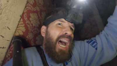 Where are the cops? I need
help. I can't get out. - Deadstream