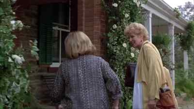 - Where are the kids?
- Around somewhere having fun. - Shine