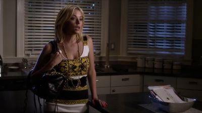 WHERE ARE YOU GOING?
I WAS JUST ABOUT
TO MAKE DINNER. - Pretty Little Liars