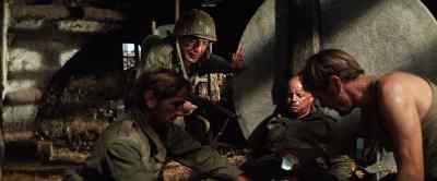 -Where did he get it?
-Well, he got it right here in the leg. - Kelly's Heroes