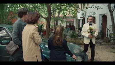 -Where did you get that suit?
-It's for special occasions. - Live Twice, Love Once