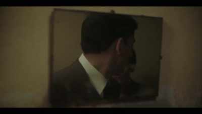 Where did you get that suit?  
- Silvana bought it. - Toma