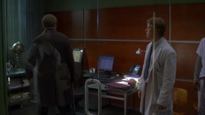 Where did you go?
She's getting worse. - House
