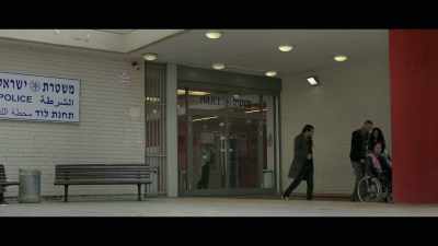 - Where did they shoot you, Son?
- Here. Nothing serious. - Junction 48