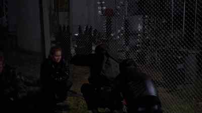 - Where do we go in?
- Under that middle condenser. - Killer Fish