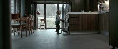 - Where do you want to sit?
- On the left side. - Fugue