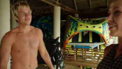 -Where we goin'?
-All right, look, - Love in the Maldives