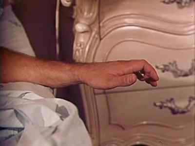 - Where you going, hon?
- I have to go to the studio now. - The Wizard of Gore