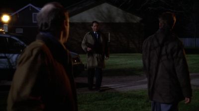 - Where is Hawk's house?
- This is it. This is Phil Hawk's house. - The West Wing