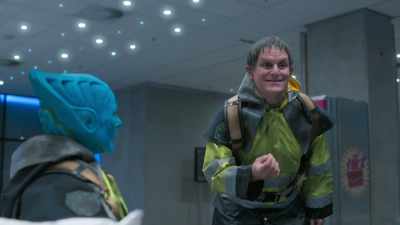 -Where is our team?
-We need to go find them. - Vagrant Queen
