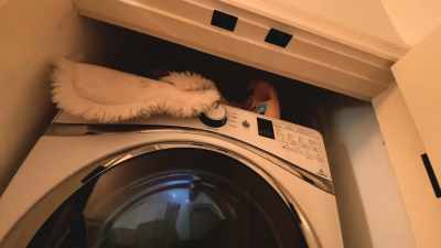 Where is Rag-ged-dy A-an-d-dy? - He's Watching
