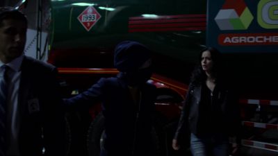 -Where is she?
- You! Stop right there! - Marvel's Jessica Jones