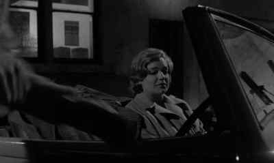 - Where to?
- To the St Clair. It's quiet. - Room at the Top