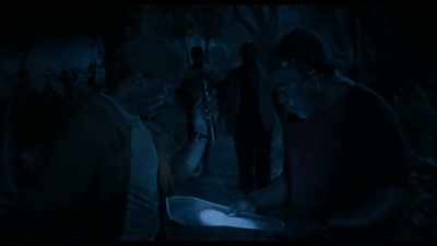 -Where were we?
-What about right here? - Da 5 Bloods
