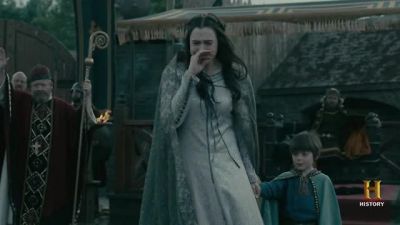 - Where'd that come from?
- It's nano-tech. You like it? A little... - Vikings