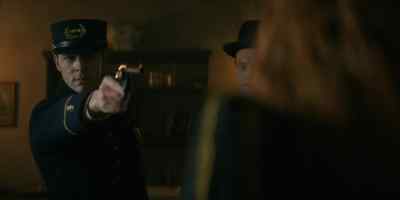 - Where'd you get this coat? - The Alienist