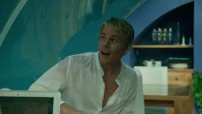 Where'd you learn
how to dive like that? - Love in the Maldives