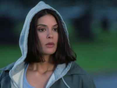 - Where's Albie?
- Albie couldn't make it. - Lois & Clark: The New Adventures of Superman