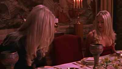 -Where's Amanda?
-Where'd she go? - Relic Hunter