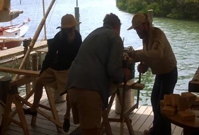 Where's Angus with that sail There's only two shopping days left - Summer Rental