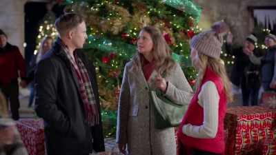 Where's your Christmas spirit? - Meet Me Under the Mistletoe