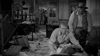 - Where's Doc Willoughby?
- In the saloon. - The Man Who Shot Liberty Valance