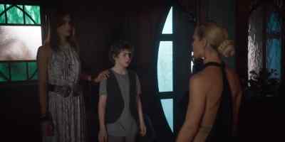 -Where's Dylan? -I don't know. - Tidelands