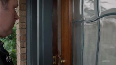- Where's your husband?
- What's wrong? - Grimm