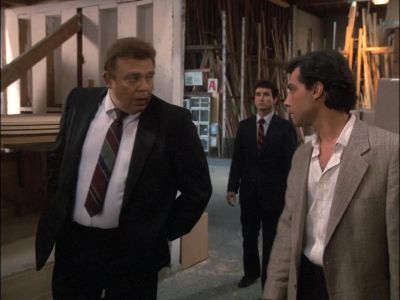 - Where's Joey? - Oh, he'll be here. - MacGyver