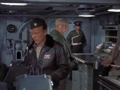 - Where's Lee?
- On the bridge, sir. - The Bridges at Toko Ri