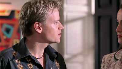 - Where's Meredith? - Hustle