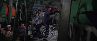 - Where's Page?
- Up there, sir. - Gray Lady Down
