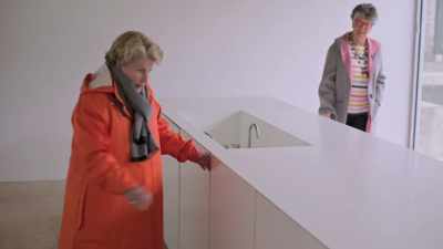 Where's the cooker?
Is that a cupboard? - Extraordinary Escapes with Sandi Toksvig
