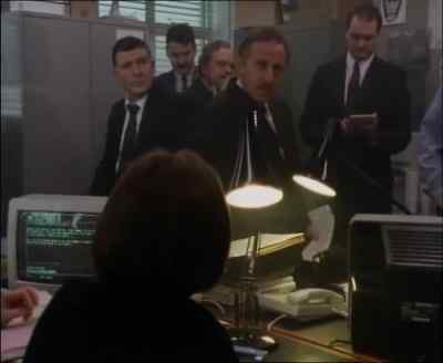 Where's the pathologist?
- Been and gone. - A Touch of Frost