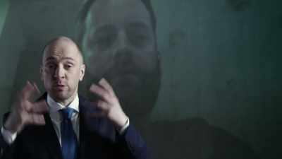 ...which gets him to tap
into a decisive fearless state - Derren Brown: Sacrifice