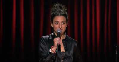 Which I had waxed yesterday,
so it's just, like, super-intense. - Jenny Slate: Stage Fright