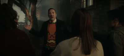 Which makes no sense.
What Walgreen's turns out their lights? - Hocus Pocus 2