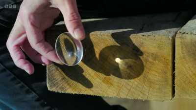Which means,
at high magnifications especially, - Secrets of Size: Atoms to Supergalaxies