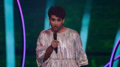 Which means every interaction
with a stranger - Hannah Gadsby's Gender Agenda