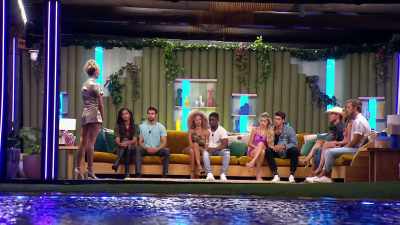 WHICH MEANS ONE COUPLE WILL BE
LEAVING THE VILLA IMMEDIATELY. - Love Island