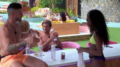 >> WHICH ONE? - Love Island
